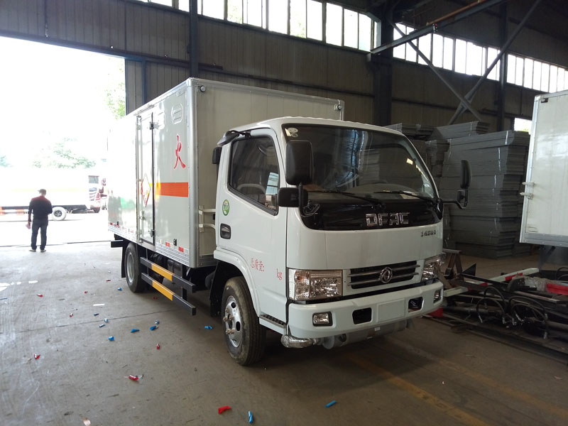 多利卡4.1米(藍牌)氣體廂式車