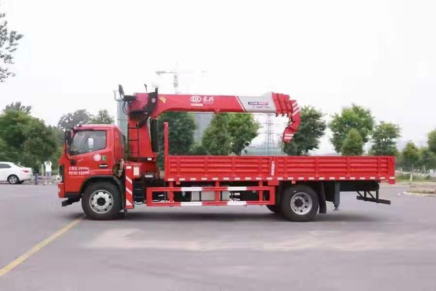 國六東風多利卡D8單橋隨車吊